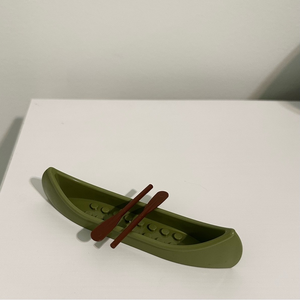 LEGO Olive Green Canoe with 2 Brown Oars Paddles EUC
